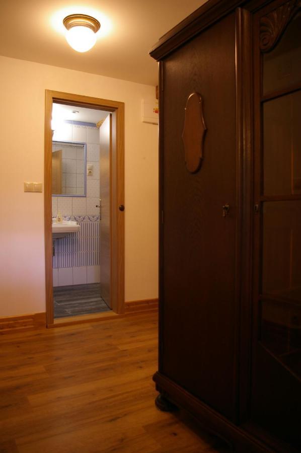 Penzion Mansky Dvur Dolni Zandov Exterior foto
