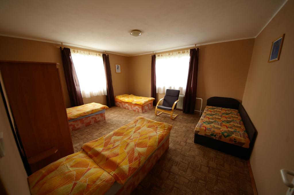 Penzion Mansky Dvur Dolni Zandov Exterior foto