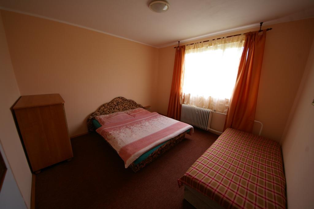 Penzion Mansky Dvur Dolni Zandov Exterior foto